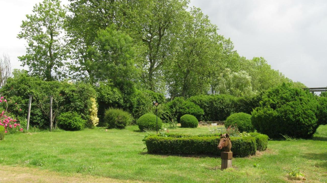 Bed and Breakfast Le Petit Bois Chateau-la-Valliere Esterno foto